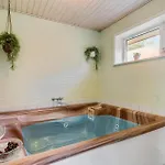 In With Sauna *