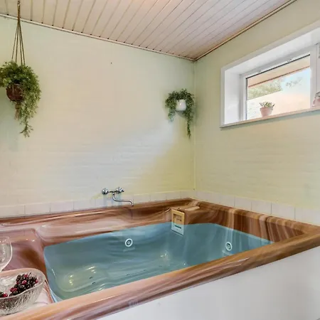 In With Sauna *